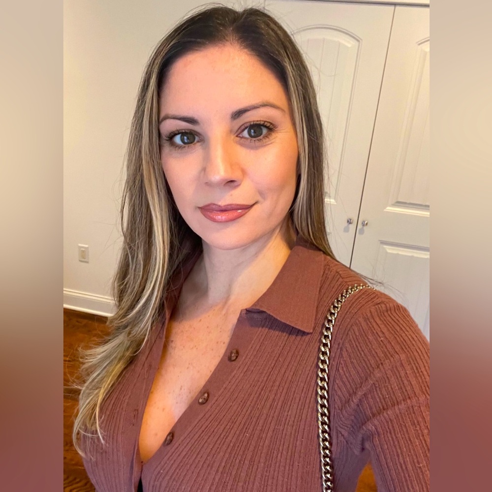 Meet your Posher, Angela